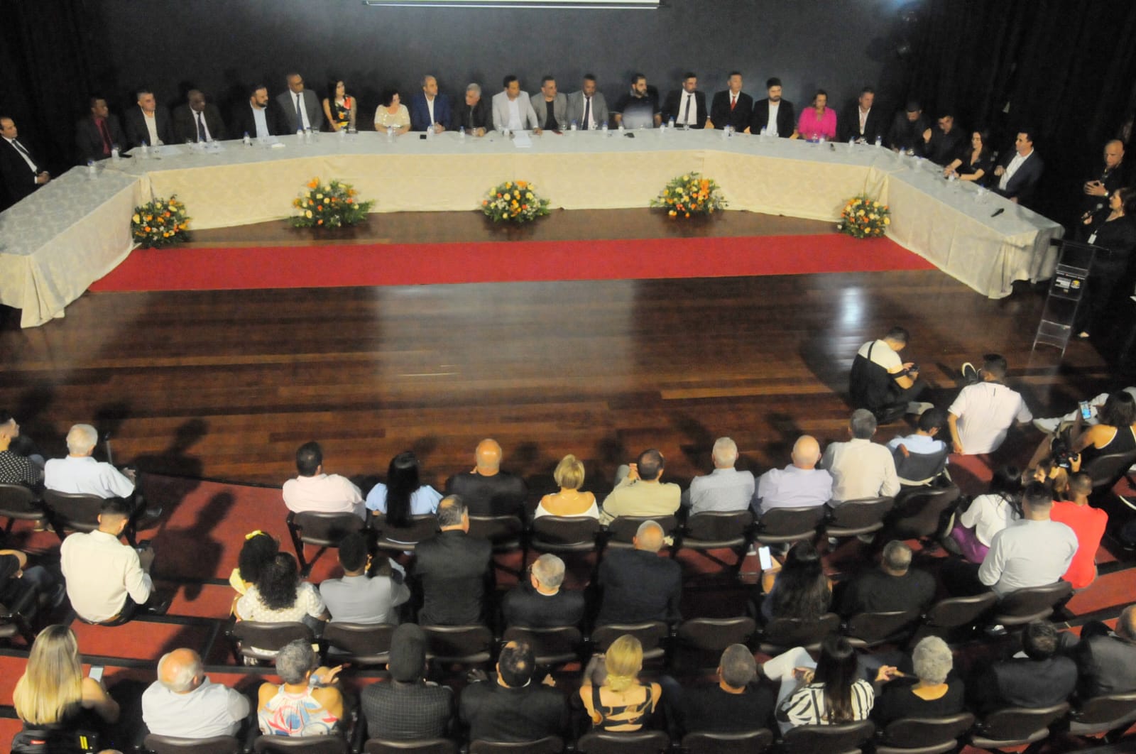 Câmara De Ribeirão Pires Entrega Novos Títulos De Cidadão E Cidadã O Grande Abc 2061