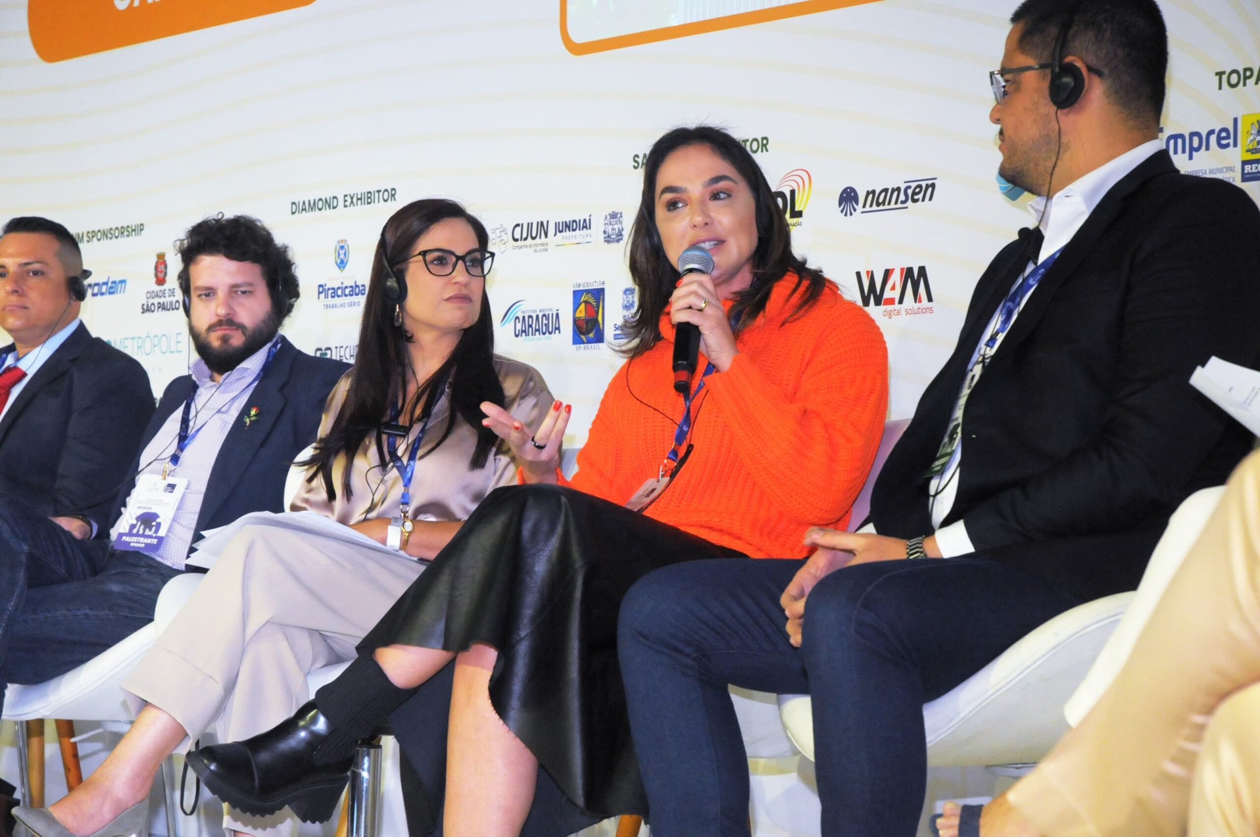 Ana Carolina Serra leva programas andreenses para evento sobre cidades inteligentes da América Latina