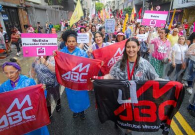 Metalúrgicos do ABC fazem ato contra o feminicídio com presença de ministra