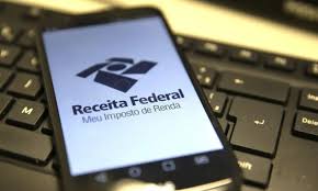 Com o início do período de entrega, especialistas alertam para as mudanças na faixa de isenção e a importância da declaração pré-preenchida para acelerar a restituição