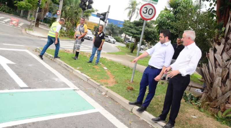 Santo André instala faixas verdes em cruzamentos para melhorar fluidez no trânsito