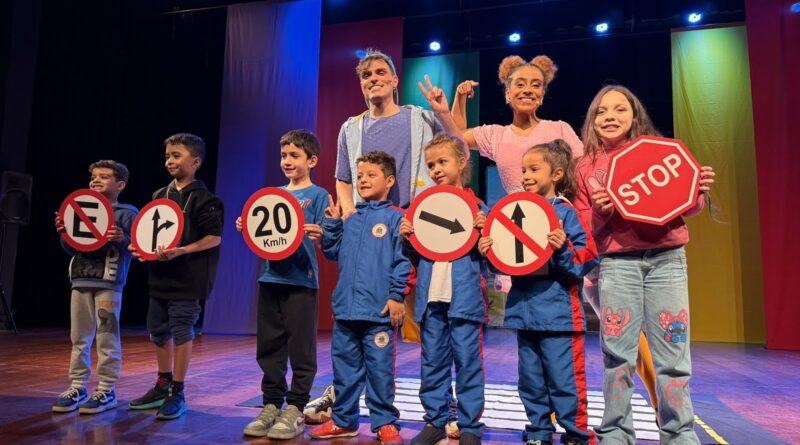 Espetáculo infantil Teatrânsito encerra atividades do Maio Amarelo em Mauá