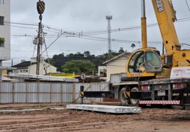 Obras da Vila do Doce avançam com instalação das primeiras lajes da nova estrutura