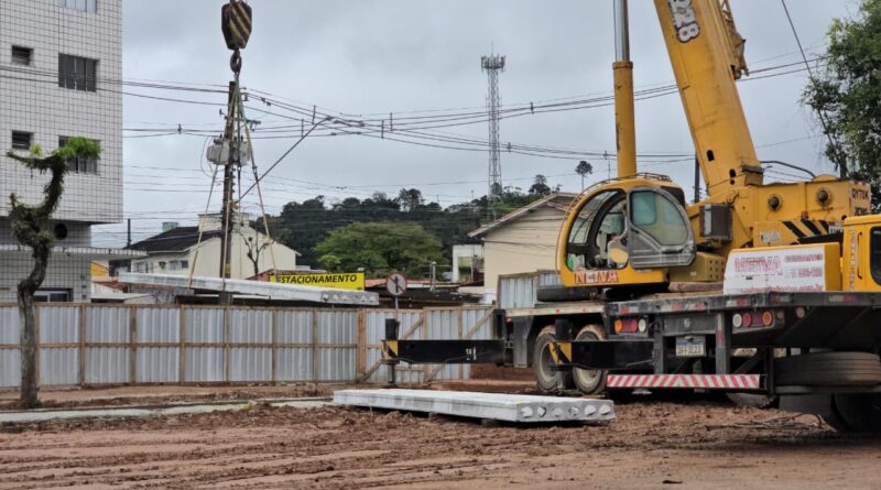 Obras da Vila do Doce avançam com instalação das primeiras lajes da nova estrutura
