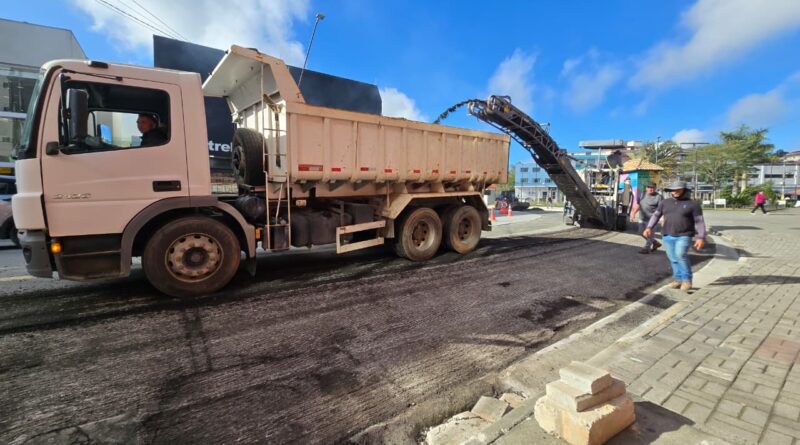 Fresagem tem início na Rua Euclides da Cunha em nova etapa das obras do Novo Centro