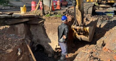 Obras avançam para etapa final de pavimentação na Avenida Flórida, no Jardim Santista