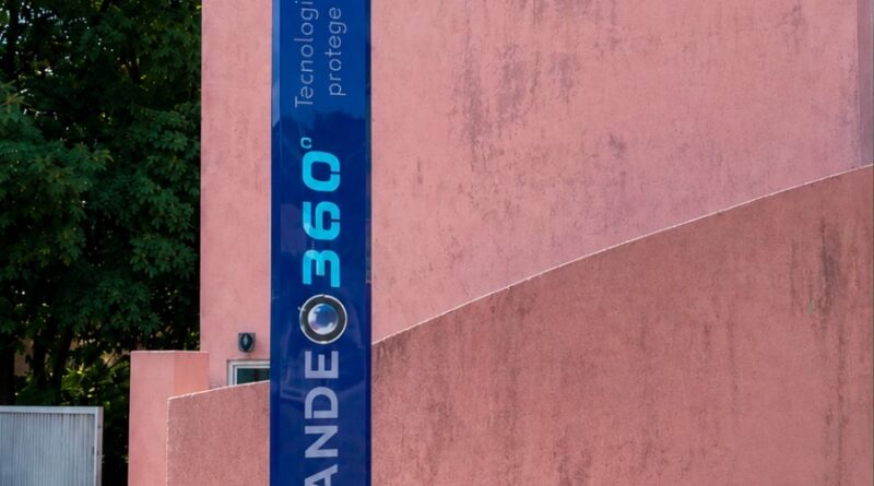 Rio Grande da Serra reforça segurança da Etec com totem de monitoramento do programa Rio Grande 360º