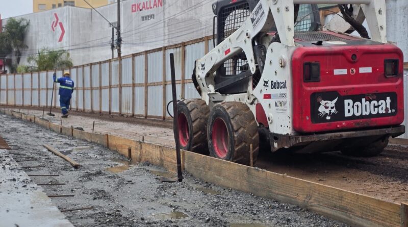 Obras da Vila do Doce iniciam fresagem da galeria para preparação da nova pavimentação