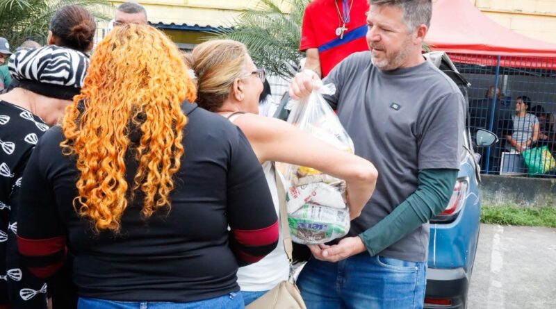 Famílias recebem cestas com alimentos arrecadados na 38ª Quermesse de Mauá