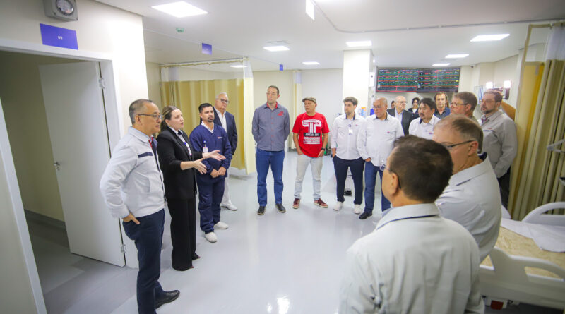 Metalúrgicos do ABC participam da inauguração de Centro de Hemodinâmica e UTI na Santa Casa, fruto de negociação do Sindicato com a Toyota