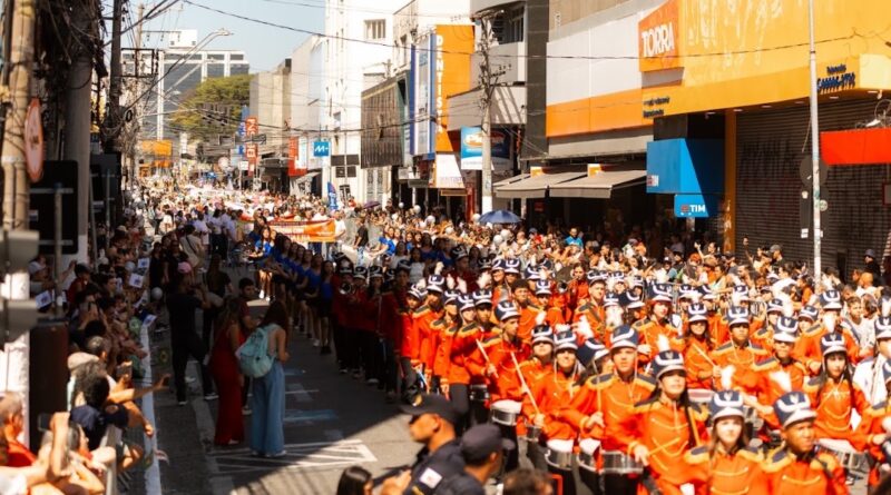 No desfile de 473 anos de São Bernardo, Rua Marechal Deodoro vira espaço dedicado à cidadania, de amor à cidade e inclusão 