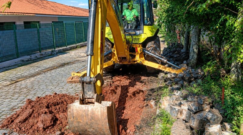 Ribeirão Pires intensifica serviços de zeladoria e manutenção urbana em diferentes regiões da cidade