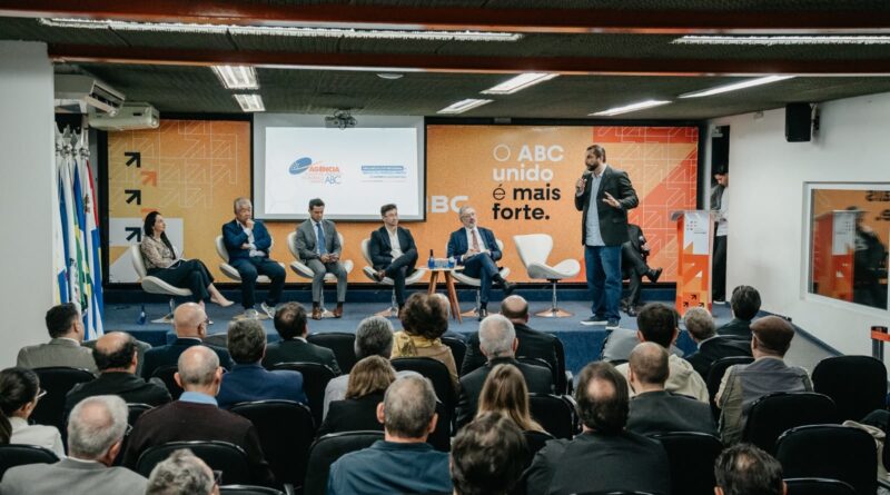 Ministro da Indústria se compromete com o futuro da indústria do Grande ABC e propõe agenda permanente