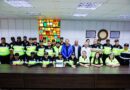 Prefeito Marcelo Oliveira entrega novos uniformes aos agentes de trânsito