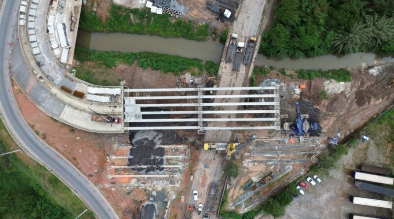 Viaduto Estaiado: Prefeitura conclui içamento das 12 vigas da maior obra da história de Ribeirão Pires nesta quarta-feira (16)