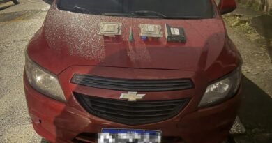 Polícia Militar recupera veículo furtado e prende criminoso durante patrulhamento em Mauá.
