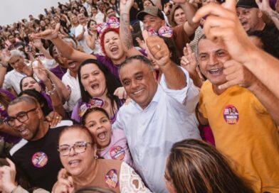 Em ‘Arrancada da vitória’, dobrada de Ivan Silva e Renata Abreu reúne mais de 2.000 apoiadores em São Bernardo