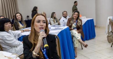 Primeira Dama e Presidente do fundo social de solidariedade Letícia Auriani leva experiências de Rio Grande da Serra para Escola de Primeiras-Damas em Águas de Lindóia