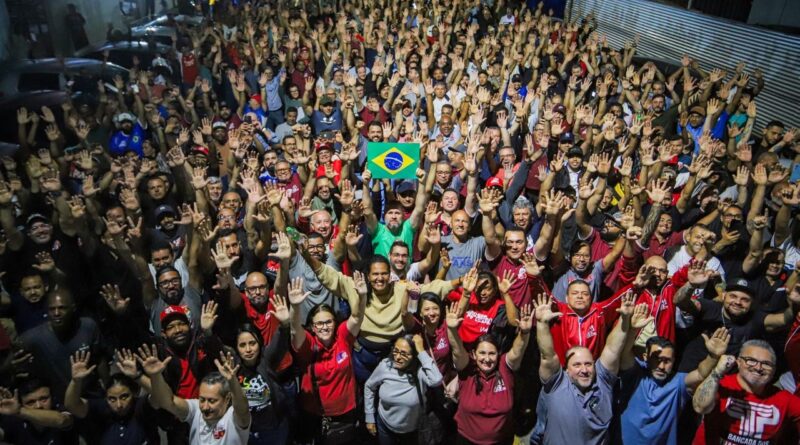 Metalúrgicos do ABC aprovam reajuste salarial de 5,4% e renovação de cláusulas sociais por dois anos