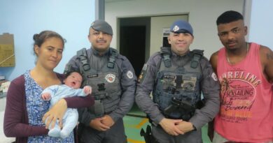 Polícia Militar socorre recém-nascido engasgado durante patrulhamento em Rio Grande da Serra.