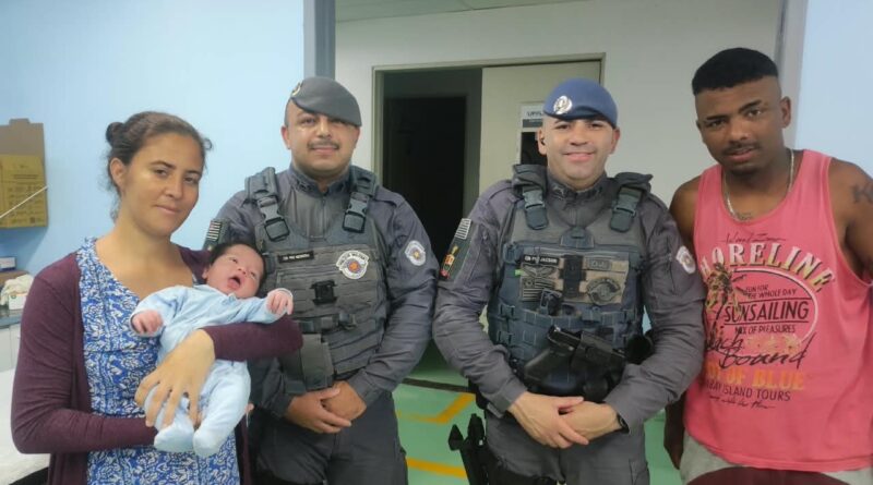 Polícia Militar socorre recém-nascido engasgado durante patrulhamento em Rio Grande da Serra.