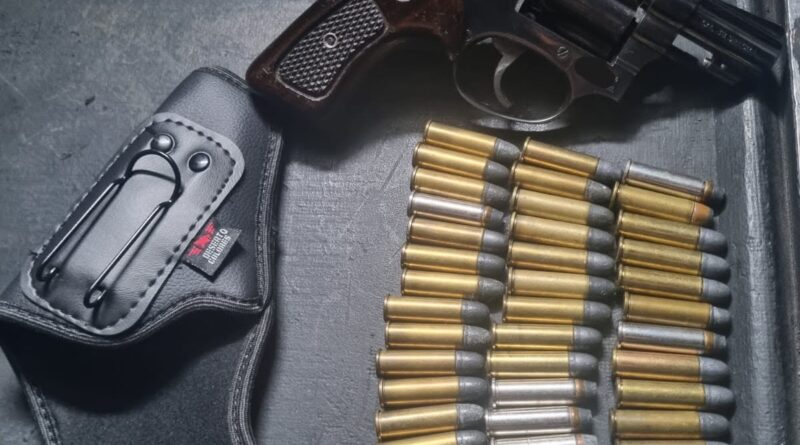 Polícia Militar prende homem, apreende arma e 42 munições após disparos em Mauá 