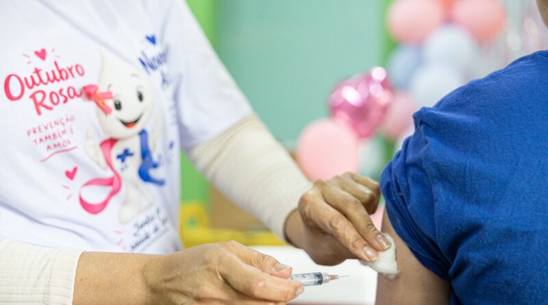 Dia D de vacinação contra o HPV e outras doenças imuniza centenas de pessoas em São Caetano