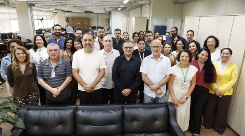 Prefeito Marcelo Oliveira reúne equipe de Finanças para celebrar resultado histórico